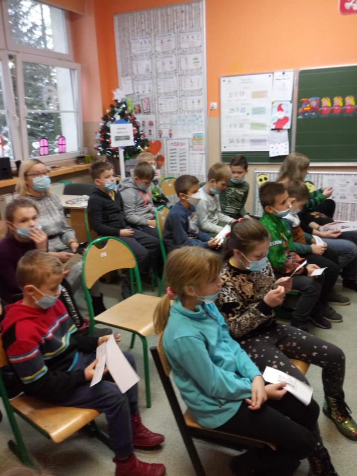 7. Jedzie pociąg z daleka..