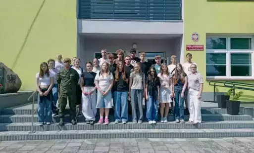 Zdjęcie grupowe uczniów 