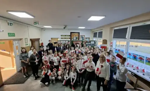 Zdjęcie grupowe uczniów 
