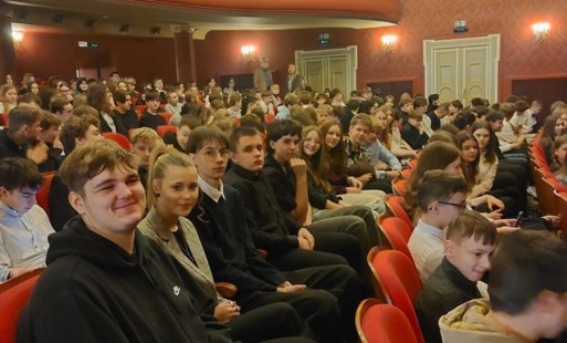 Zdjęcie grupowe uczniów 