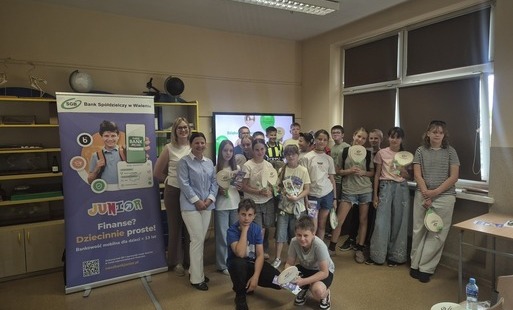 Zdjęcie do Spotkanie z pracownikami Banku Sp&oacute;łdzielczego w Wieleniu &nbsp;